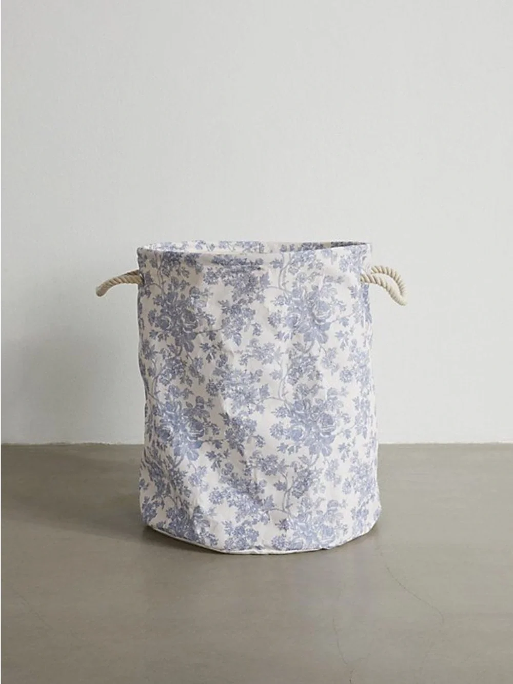 NWT Urban Outfitters Fiona Blue Floral Laundry Bag